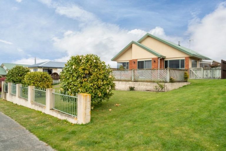 Photo of property in 23 The Grove, Nukuhau, Taupo, 3330