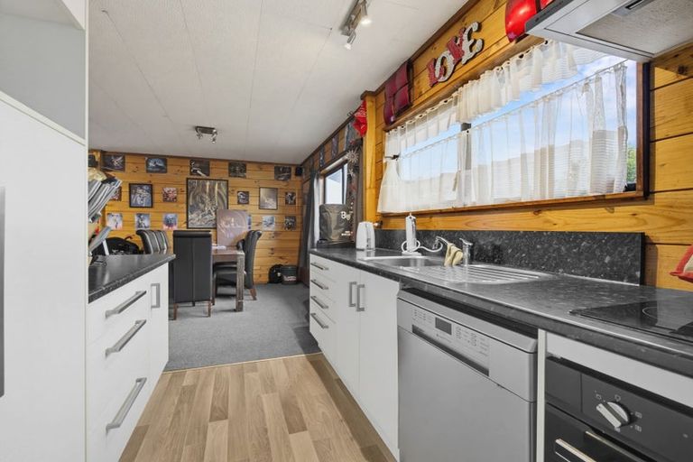 Photo of property in 15b Ngahu Street, Fairy Springs, Rotorua, 3015