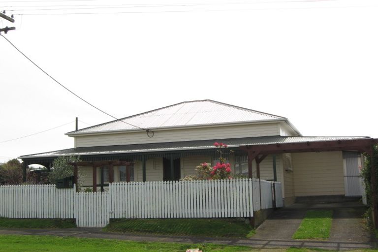 Photo of property in 8 Cameron Street, Waitara, 4320