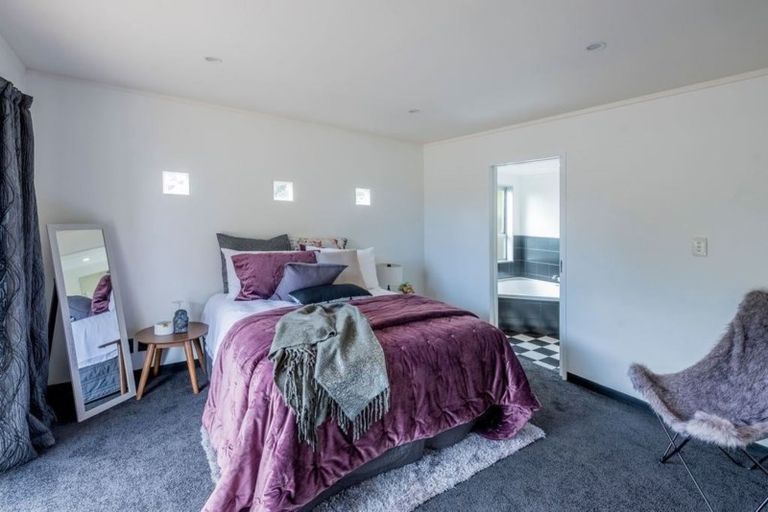 Photo of property in 52 Rutherford Drive, Waikanae Beach, Waikanae, 5036