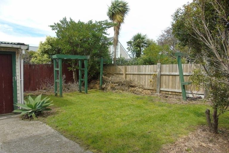 Photo of property in 83 Eden Street, Island Bay, Wellington, 6023