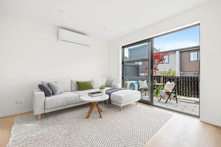 Photo of property in 3/476 West Coast Road, Glen Eden, Auckland, 0602
