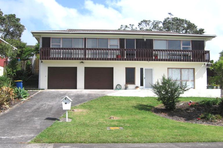 Photo of property in 19 Pakira Avenue, Glendene, Auckland, 0602