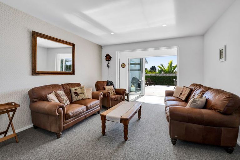 Photo of property in 321b Mangorei Road, Merrilands, New Plymouth, 4312