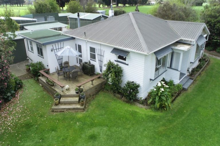 Photo of property in 233 Aorangi Road, Aorangi, Feilding, 4775