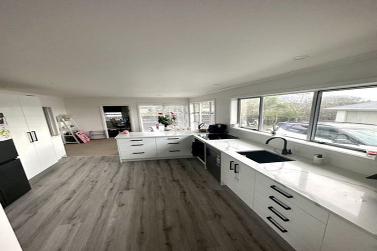 Photo of property in 30 Read Street, Levin, 5510