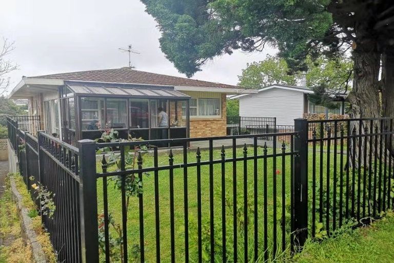 Photo of property in 33 Coronation Road, Hillcrest, Auckland, 0627