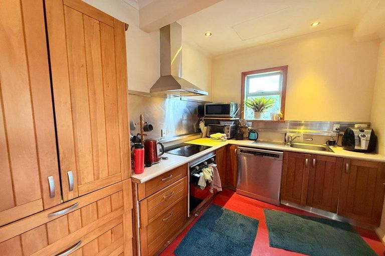 Photo of property in 8 Fergusson Street, Waterloo, Lower Hutt, 5011