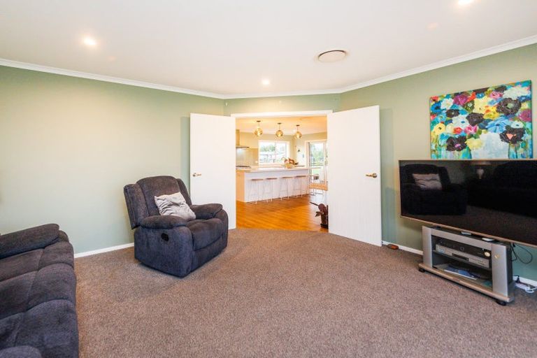 Photo of property in 21 Loveston Lane, Kelvin Grove, Palmerston North, 4470