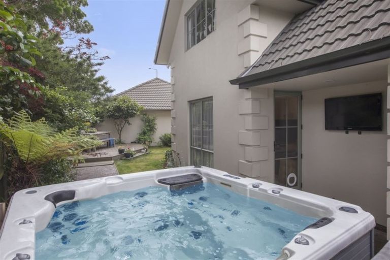 Photo of property in 2c Chislehurst Place, Bryndwr, Christchurch, 8052