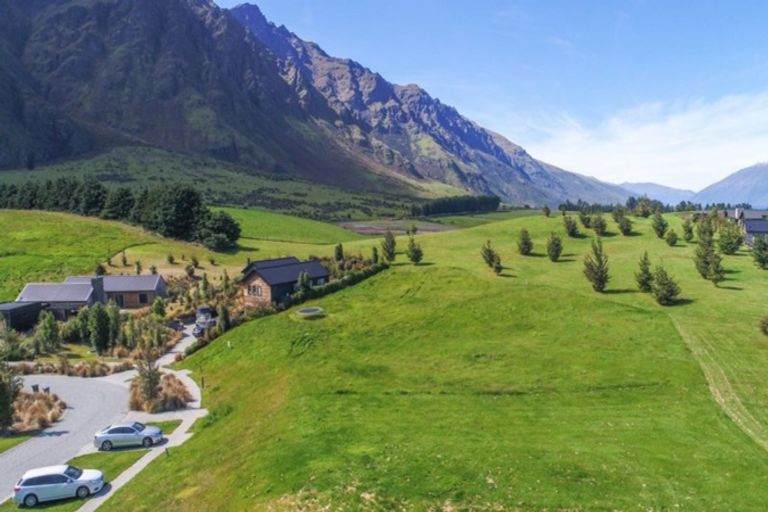 Photo of property in 29 Pendeen Crescent, Jacks Point, Queenstown, 9371