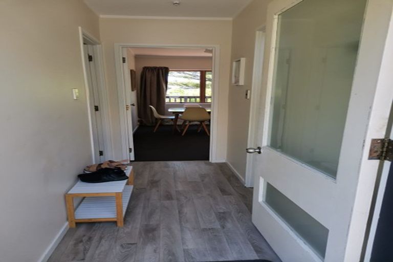 Photo of property in 85e Stottholm Road, Titirangi, Auckland, 0604