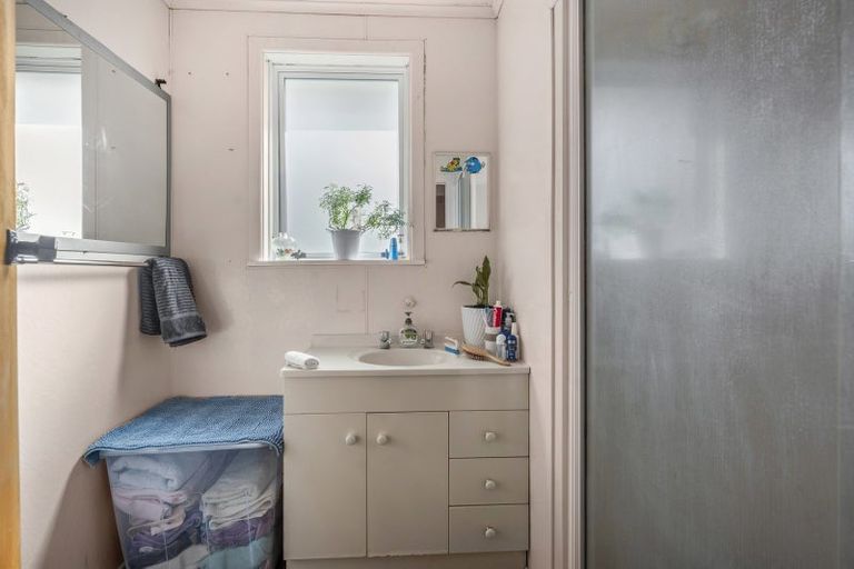 Photo of property in 27 Te Rangitautahanga Road, Turangi, 3334