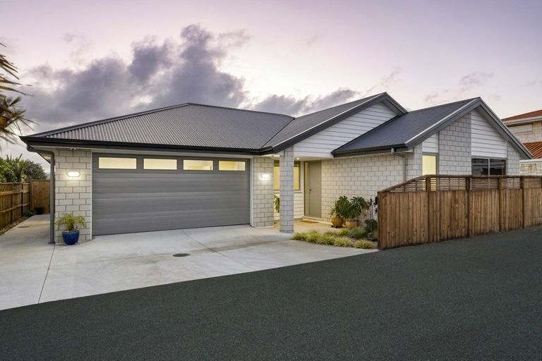Photo of property in 12 Oriri Lane, Bethlehem, Tauranga, 3110