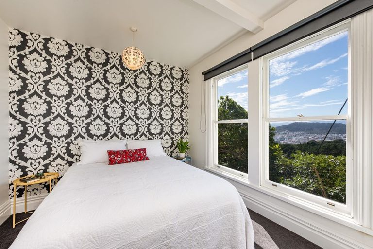 Photo of property in 74 Mortimer Terrace, Brooklyn, Wellington, 6021