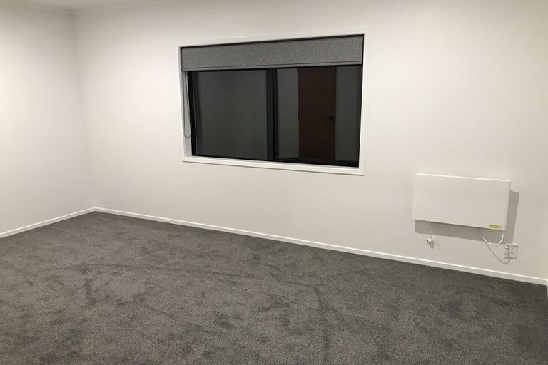 Photo of property in 6 Ferntree Terrace, West Harbour, Auckland, 0618