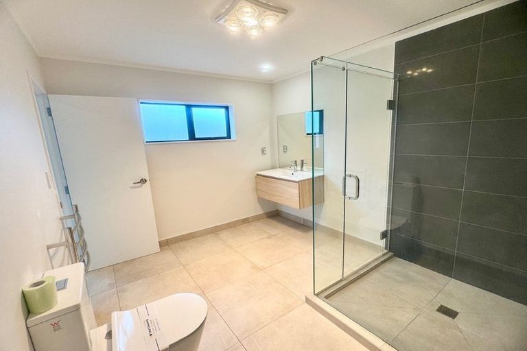 Photo of property in 12b The Avenue, Albany, Auckland, 0632