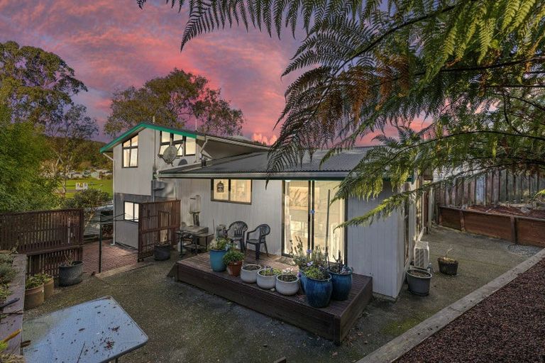 Photo of property in 57 Norana Road, Timberlea, Upper Hutt, 5018