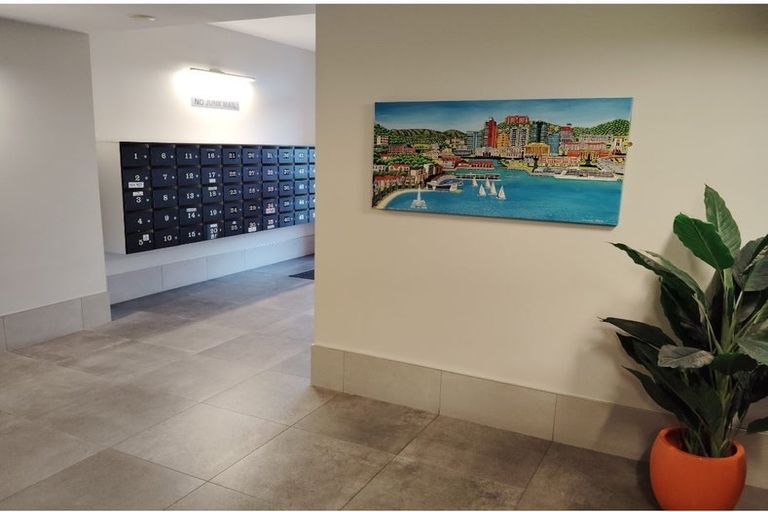 Photo of property in Urbane Apartments, 58/29 Webb Street, Mount Cook, Wellington, 6011