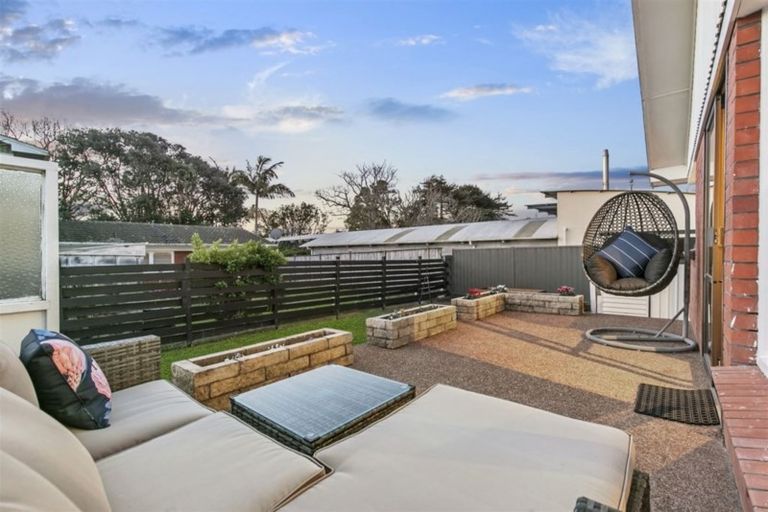 Photo of property in 1/38 Shakespeare Road, Milford, Auckland, 0620