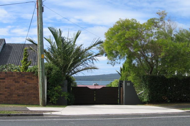 Photo of property in 2/28 Seacliffe Avenue, Belmont, Auckland, 0622