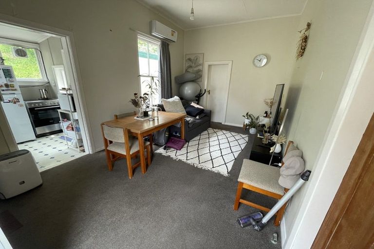 Photo of property in 12a Freeling Street, Island Bay, Wellington, 6023