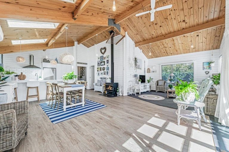 Photo of property in 11 Swindells Road, Waikuku Beach, 7473