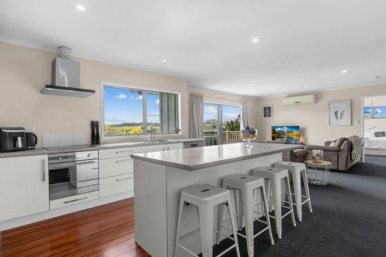 Photo of property in 11 Lupis Way, Kaiwaka, 0573