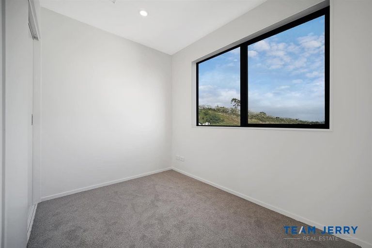 Photo of property in 40b Crestview Rise, Papakura, 2110