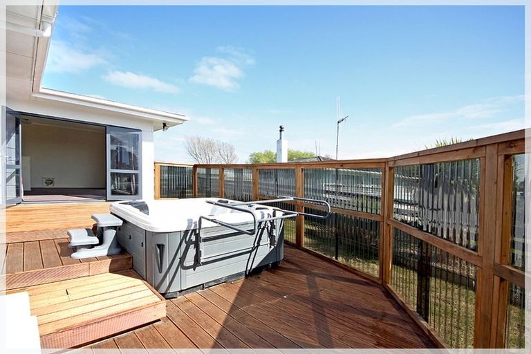 Photo of property in 62 Norbiton Road, Foxton, 4814