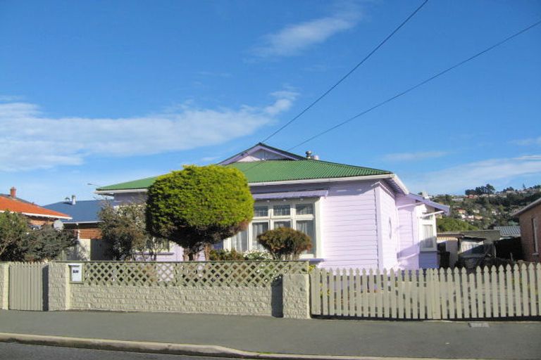 Photo of property in 126 Hargest Crescent, Saint Clair, Dunedin, 9012