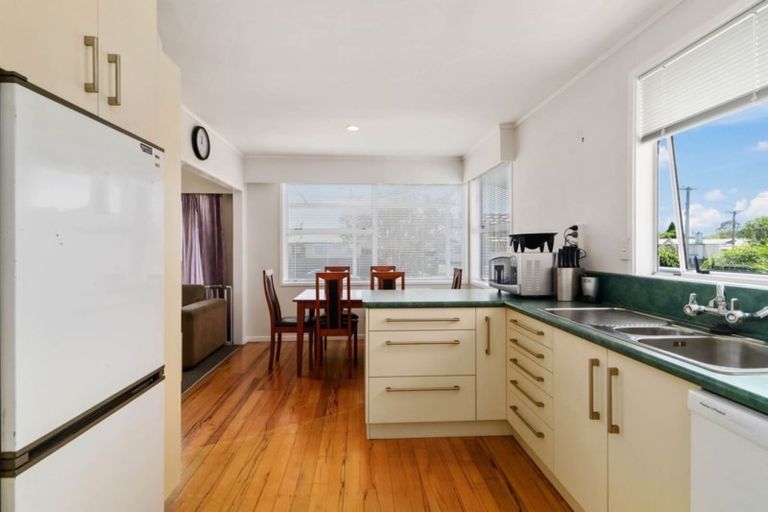 Photo of property in 16 Fenruss Street, Fairy Springs, Rotorua, 3015