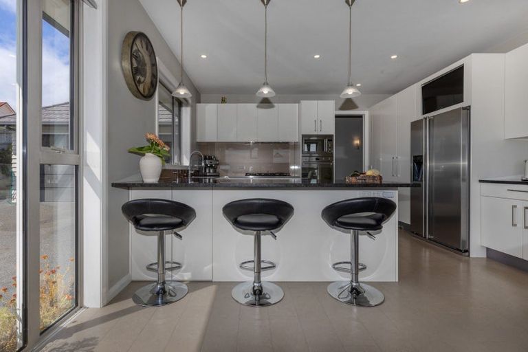 Photo of property in 18 Kahurangi Heights, Aotea, Porirua, 5024