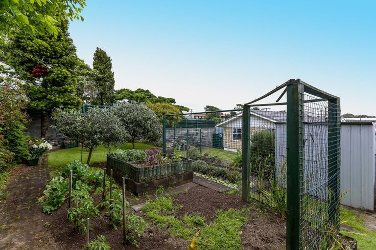 Photo of property in 9 Belair Avenue, Blagdon, New Plymouth, 4310