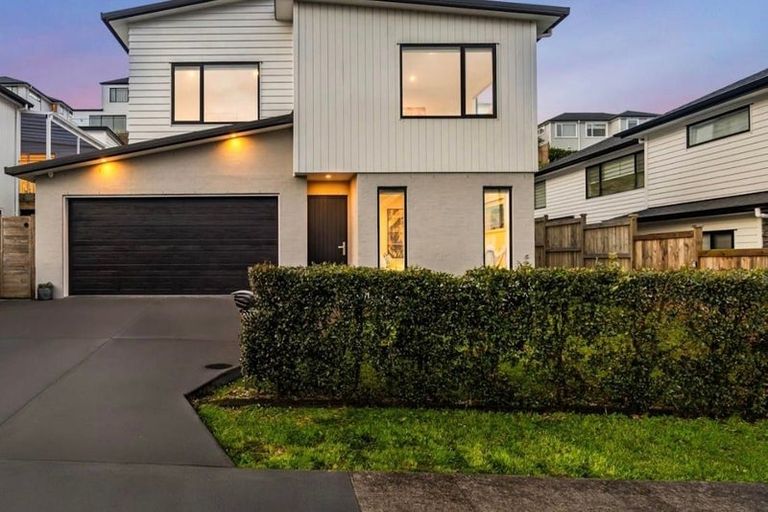 Photo of property in 122 Godfrey Drive, Orewa, 0931