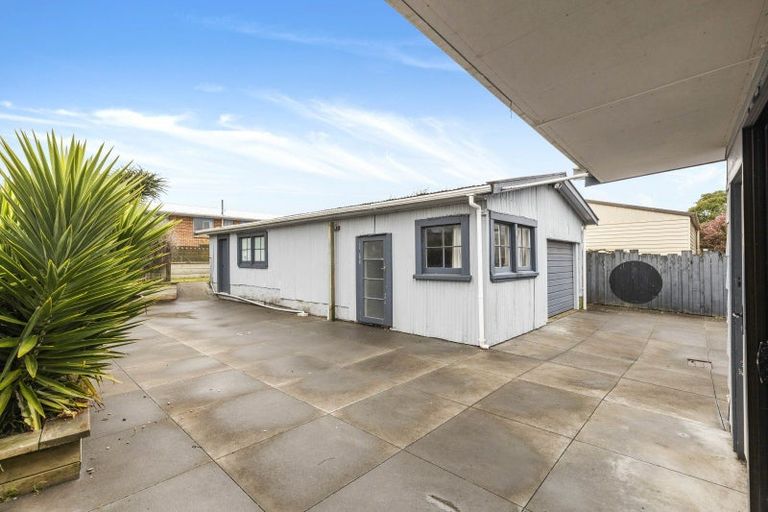 Photo of property in 69 Domett Street, Waitara, 4320