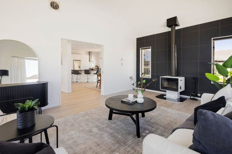 Photo of property in 2 Coleraine Drive, Rototuna, Hamilton, 3210