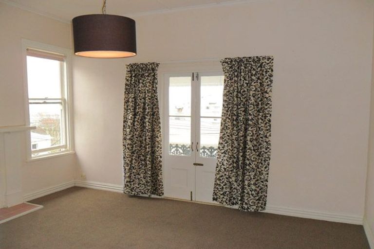 Photo of property in 2/28 Grant Road, Thorndon, Wellington, 6011