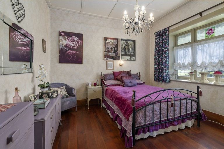 Photo of property in 10 Riverside Drive, Kelvin Grove, Palmerston North, 4470