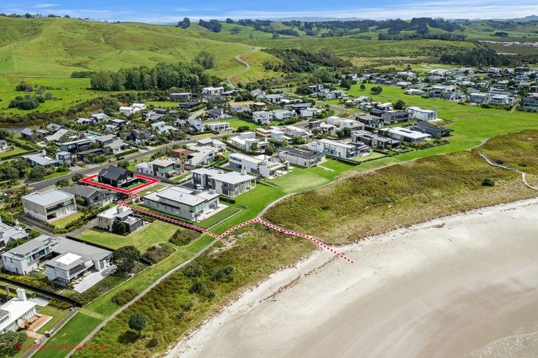 Photo of property in 57 Taumata Road, Omaha, 0986