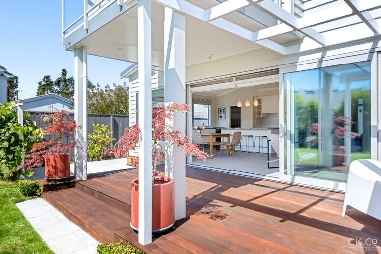 Photo of property in 8d Glen Iris Grove, Woburn, Lower Hutt, 5010