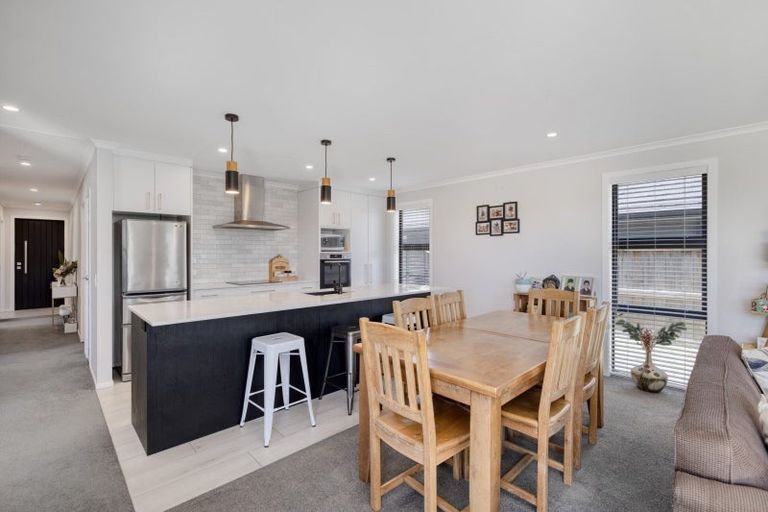 Photo of property in 2 Lion Place, Papamoa, 3118