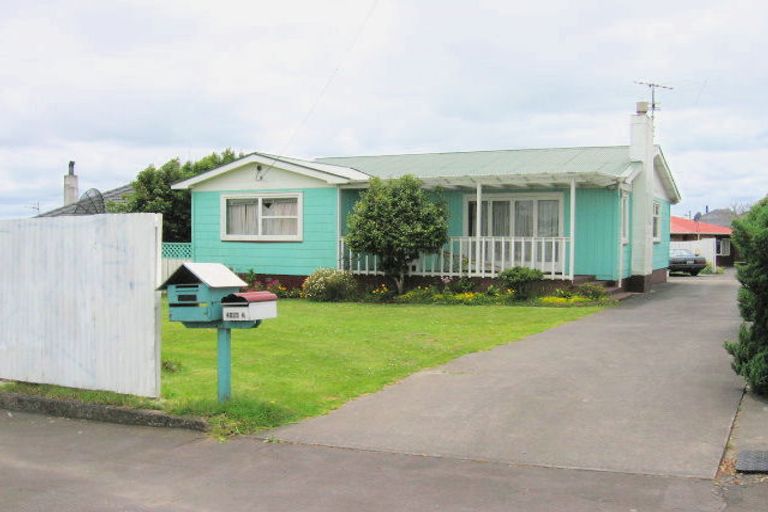 Photo of property in 2/4023 Great North Road, Glen Eden, Auckland, 0602