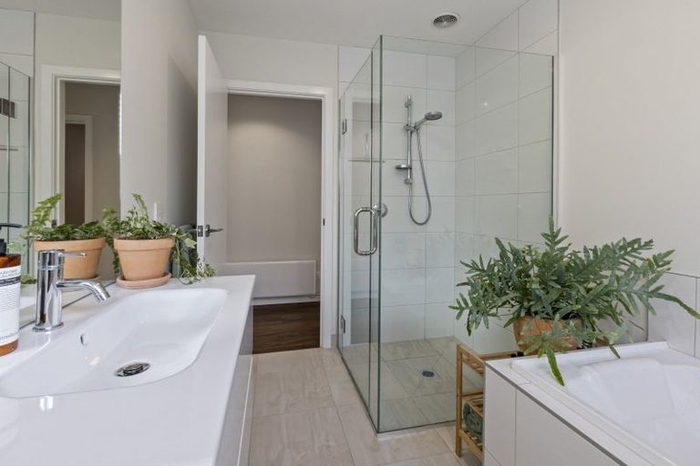 Photo of property in 33 Dewar Street, Lake Hayes, Queenstown, 9304