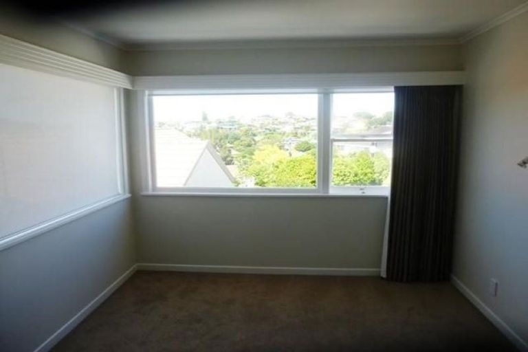 Photo of property in 24 Bevyn Street, Castor Bay, Auckland, 0620