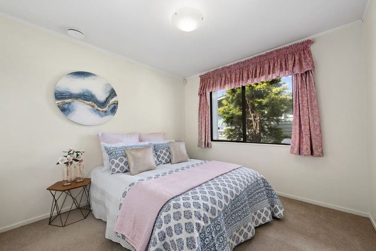 Photo of property in 72 Dowse Drive, Maungaraki, Lower Hutt, 5010