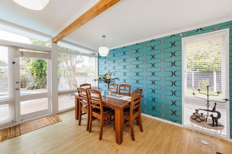 Photo of property in 1 Chilton Grove, Hokowhitu, Palmerston North, 4410