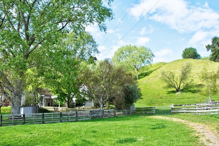 Photo of property in 691 Te Whiti Road, Te Whiti, Masterton, 5884