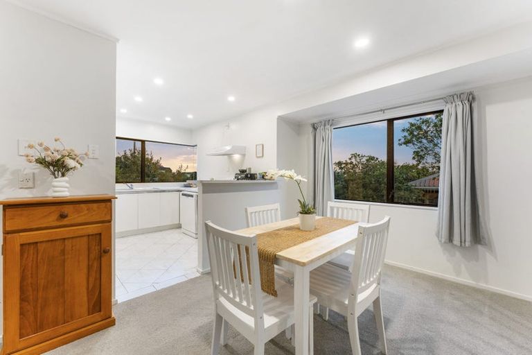 Photo of property in 2/18 Atlantis Place, Totara Vale, Auckland, 0629