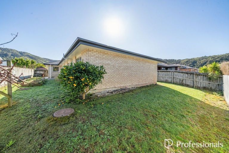 Photo of property in 21 Sun Valley Grove, Wainuiomata, Lower Hutt, 5014
